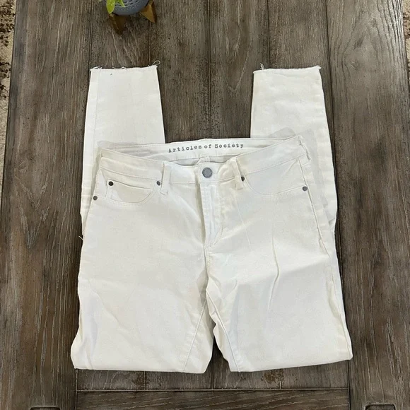 Articles Of Society Women's Crisp White Ankle Jeans - Picture 2 of 11